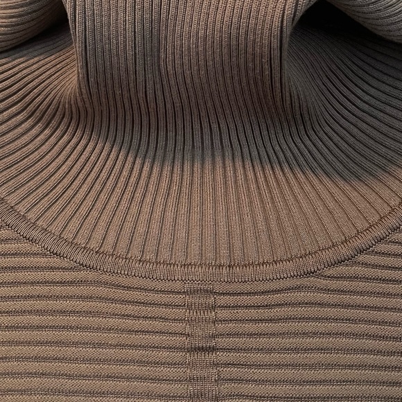 Cyrus Brown Pattern long neck sweater - Picture 4 of 7